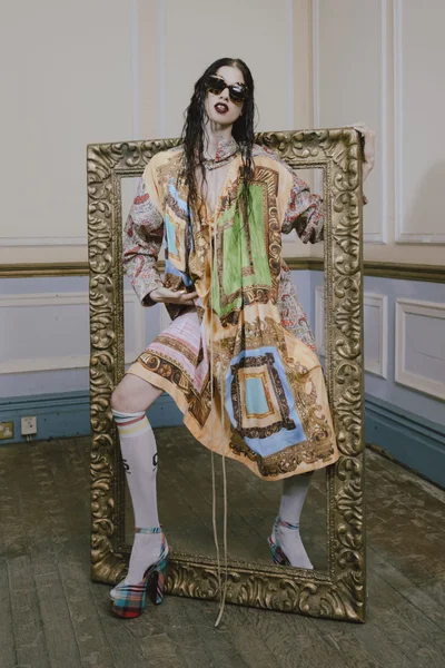 Look 18